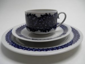 Asta kahvikuppi ja 2 lautasta Retronomi verkkokauppa