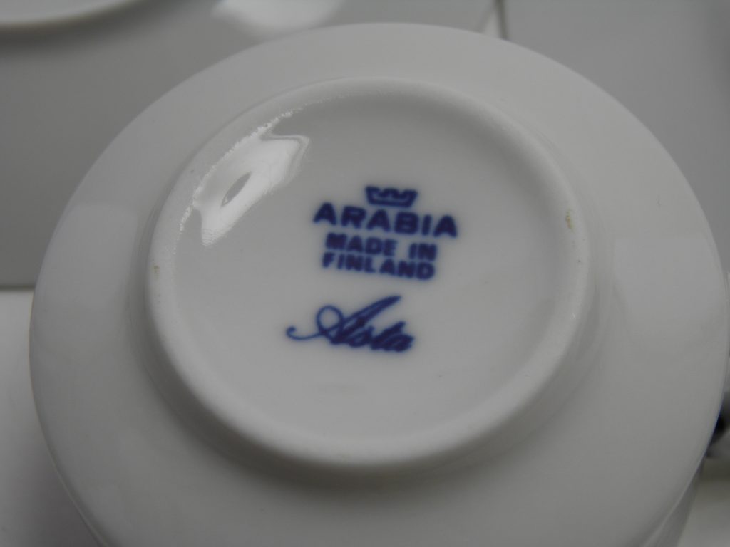 Asta kahvikuppi ja 2 lautasta - Image 6