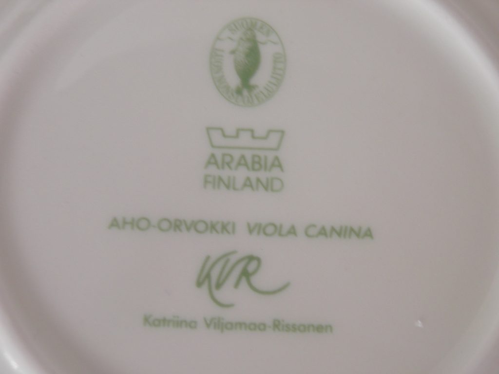 Aho-orvokki kahvikuppi ja 2 lautasta Arabia MYYTY - Image 7