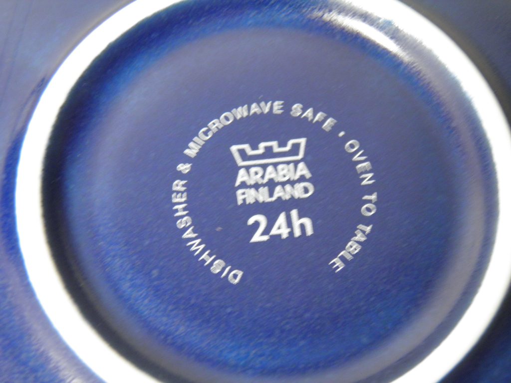 24h Teekuppi ja aluslautanen sininen matta MYYTY - Image 5
