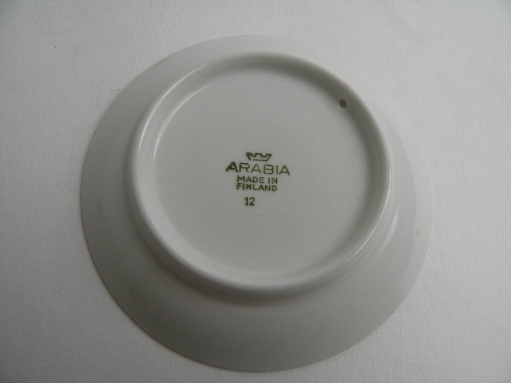 Emilia Piknik seinälautanen Arabia MYYTY - Image 2