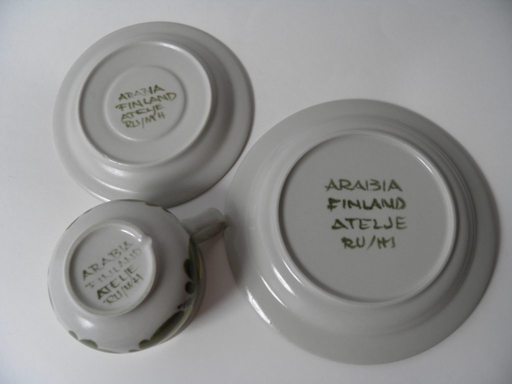 Arabia Ateljé teekuppi ja 2 lautasta MYYTY - Image 4