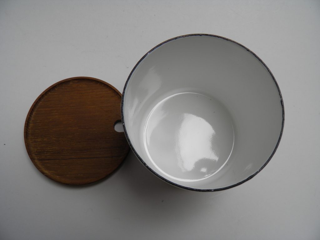 Finel purkki teak-kannella MYYTY - Image 3