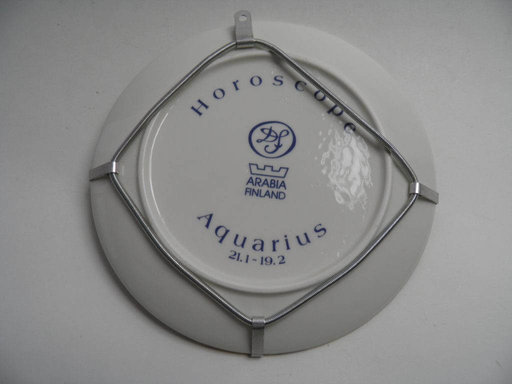 Horoskooppilautanen Vesimies Arabia MYYTY - Image 3