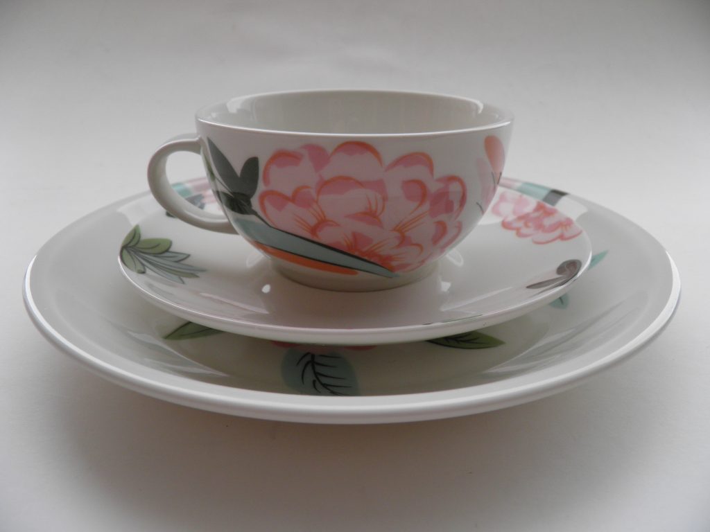 China Tea teekuppi ja 2 lautasta Arabia MYYTY - Image 2
