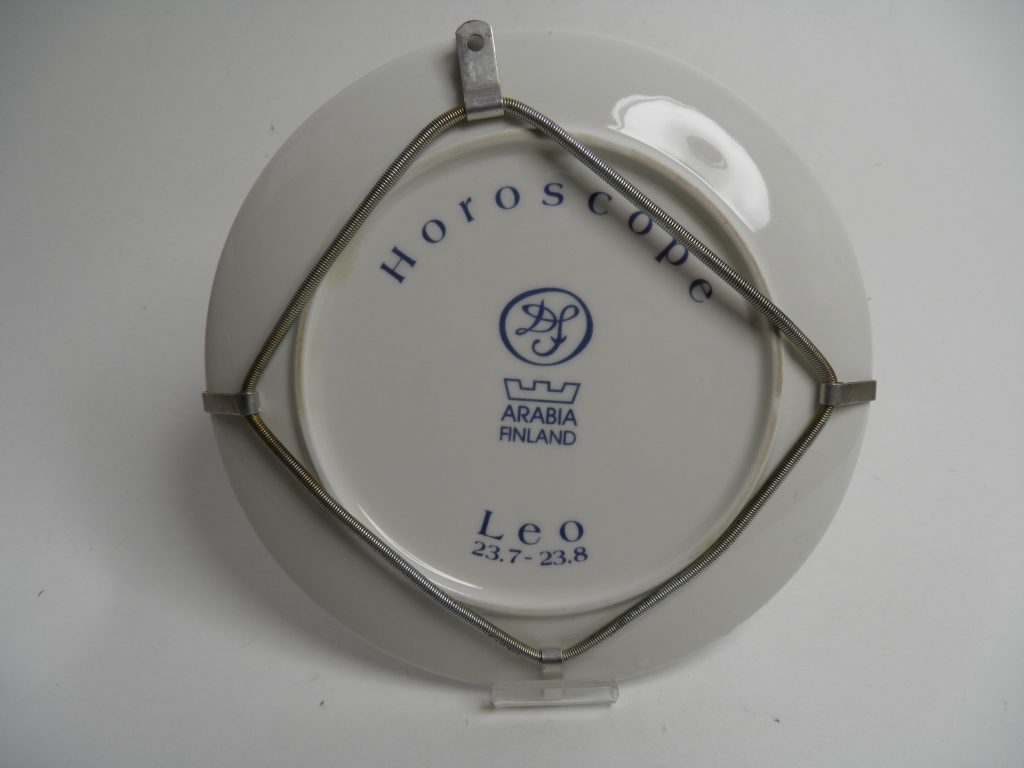 Horoskooppilautanen Leijona Dorrit von Fieandt MYYTY - Image 3