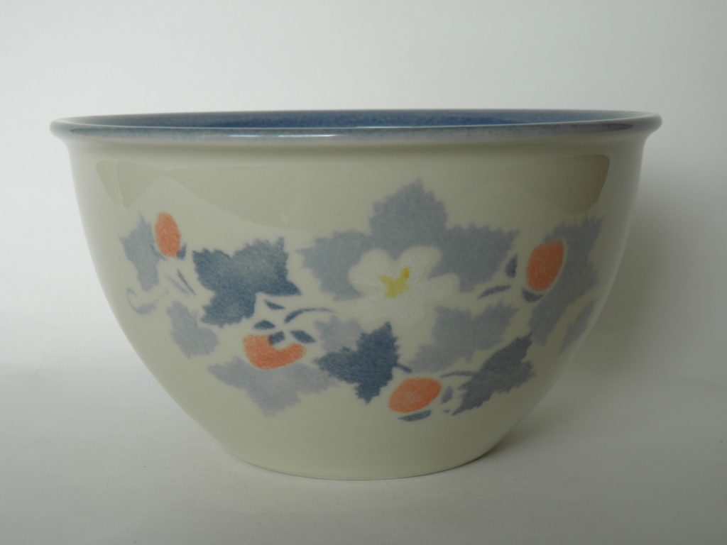 Strawberry bowl Pentik SOLD