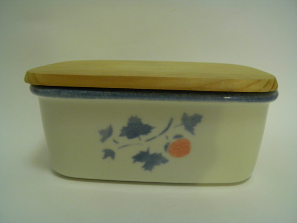 Strawberry butter dish Pentik SOLD
