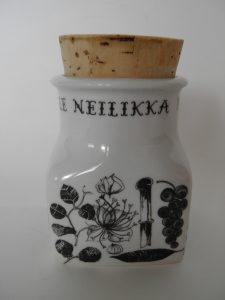 Maustepurkki Neilikka Arabia MYYTY Retronomi verkkokauppa