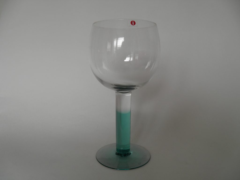 Mondo large wine glass green Iittala SOLD