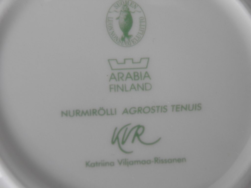 Nurmirölli kahvikuppi ja 2 lautasta Arabia MYYTY - Image 7