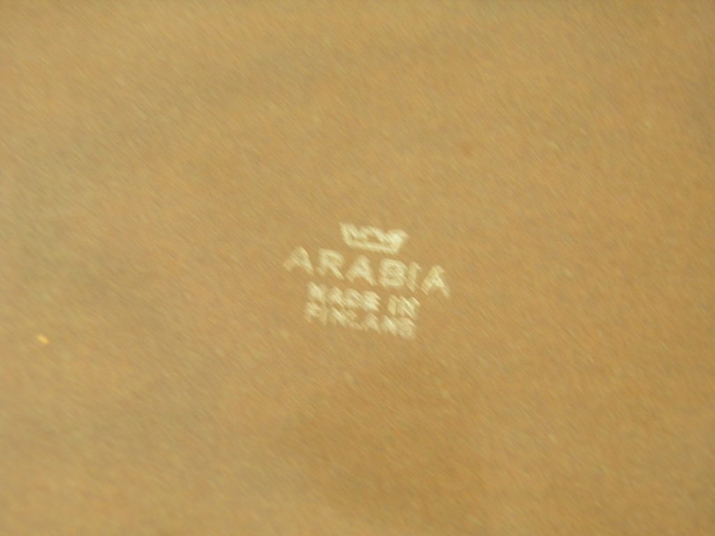 Ruskeakuvioinen taidekeramiikkakulho Arabia - Image 4