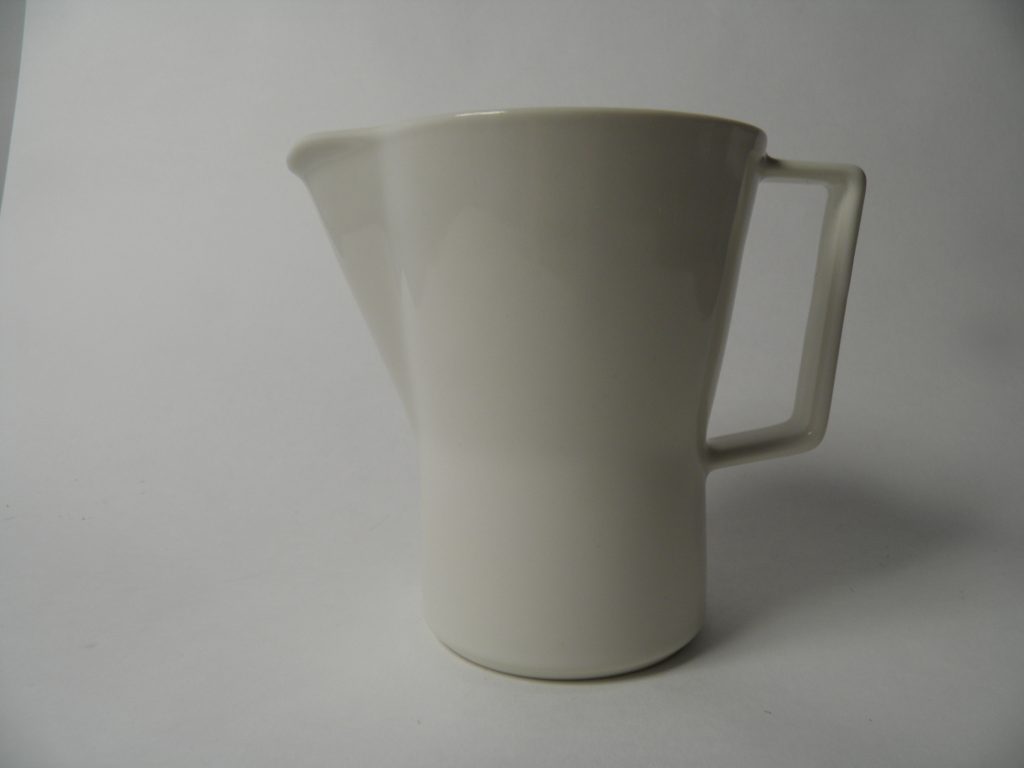 Almond jug 0,5 l Cream clay SOLD