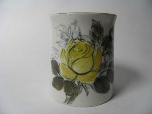 Maljakko keltainen ruusu HLA MYYTY Retronomi verkkokauppa