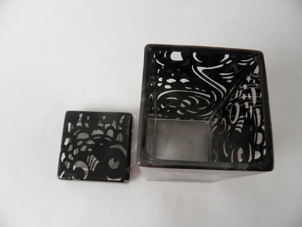 Marimekko lasipurkki musta MYYTY - Image 2