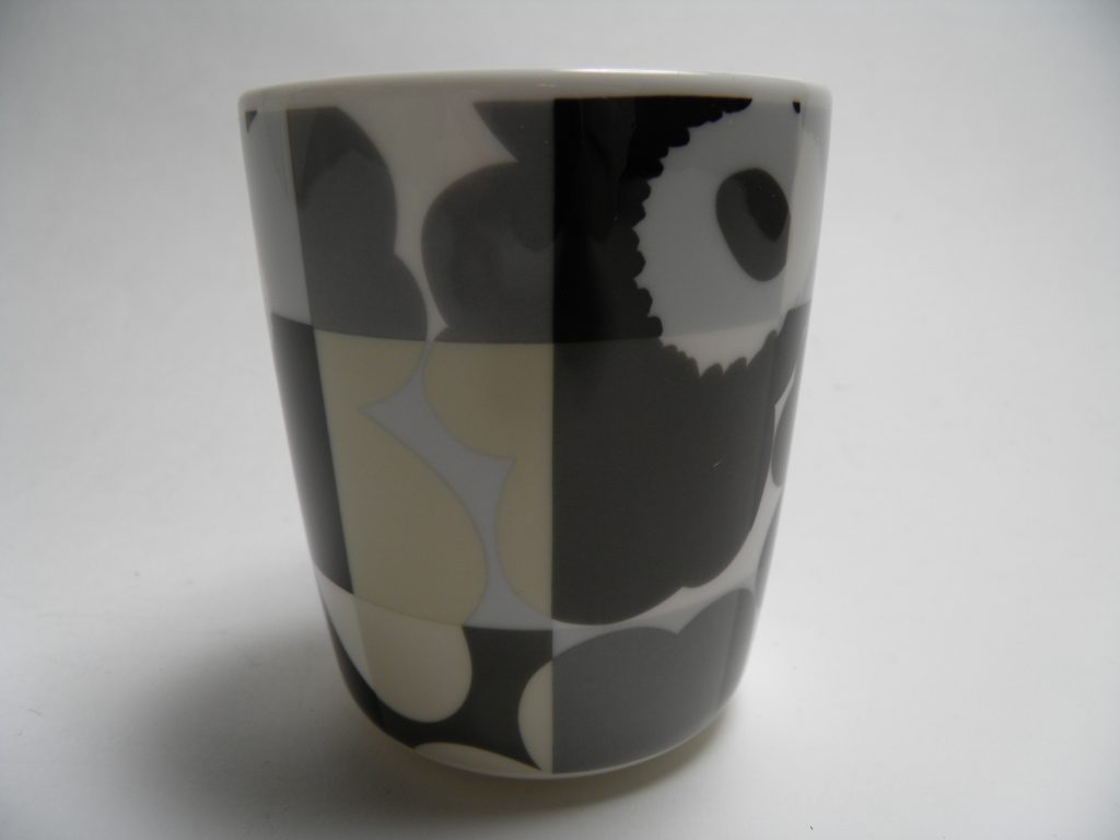 Ruutu-unikkomuki harmaa Marimekko MYYTY - Image 2