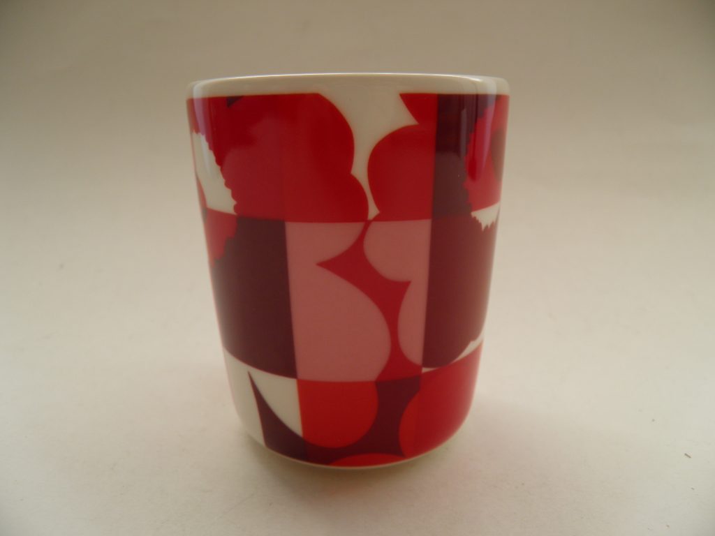 Ruutu-unikko muki punainen Marimekko MYYTY - Image 2