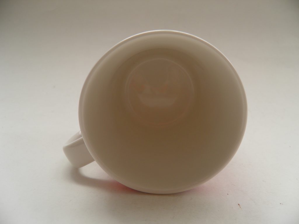 Ruutu-unikko muki punainen Marimekko MYYTY - Image 4