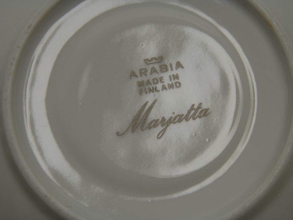 Marjatta kahvikuppi ja aluslautanen Arabia MYYTY - Image 5