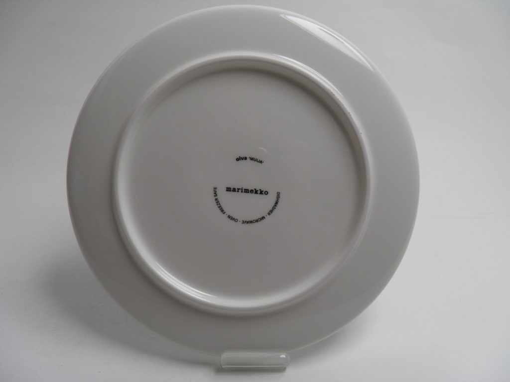 Muija lautanen musta Marimekko MYYTY - Image 2