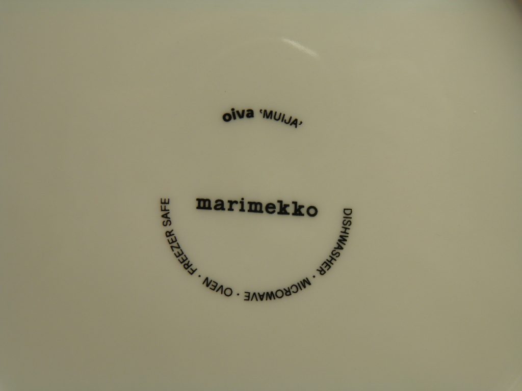 Muija lautanen musta Marimekko MYYTY - Image 3