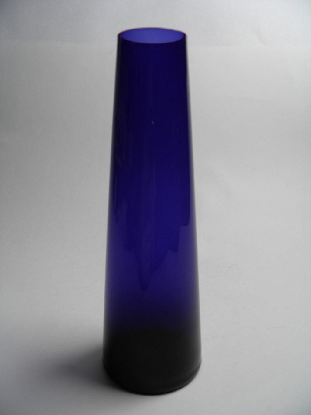 Maljakko SH 105 tummansininen 24 cm MYYTY