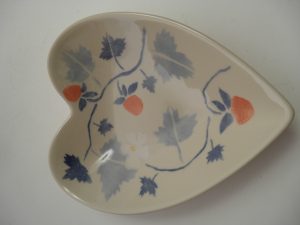 Mansikka sydänkulho Pentik MYYTY Retronomi verkkokauppa