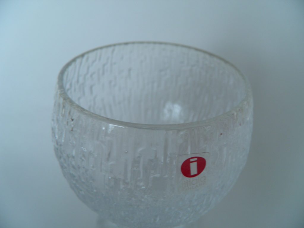 Kekkerit valkoviinilasi Timo Sarpaneva MYYTY Retronomi verkkokauppa