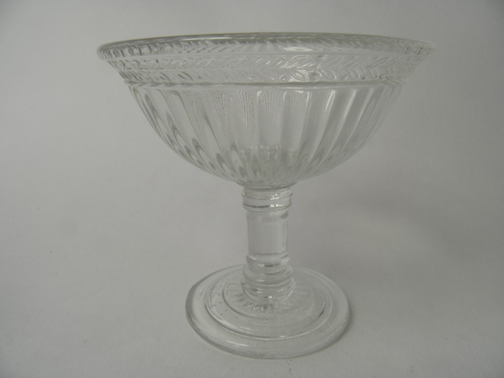 Kara footed Bowl clear glass