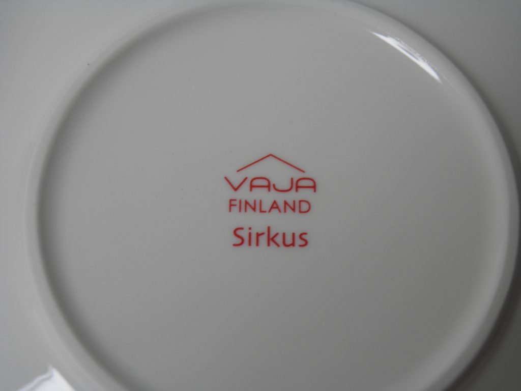 Sirkus kuppi ja aluslautanen punavihreä MYYTY - Image 4