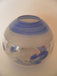 Suuri maalattu maljakko Retronomi verkkokauppa