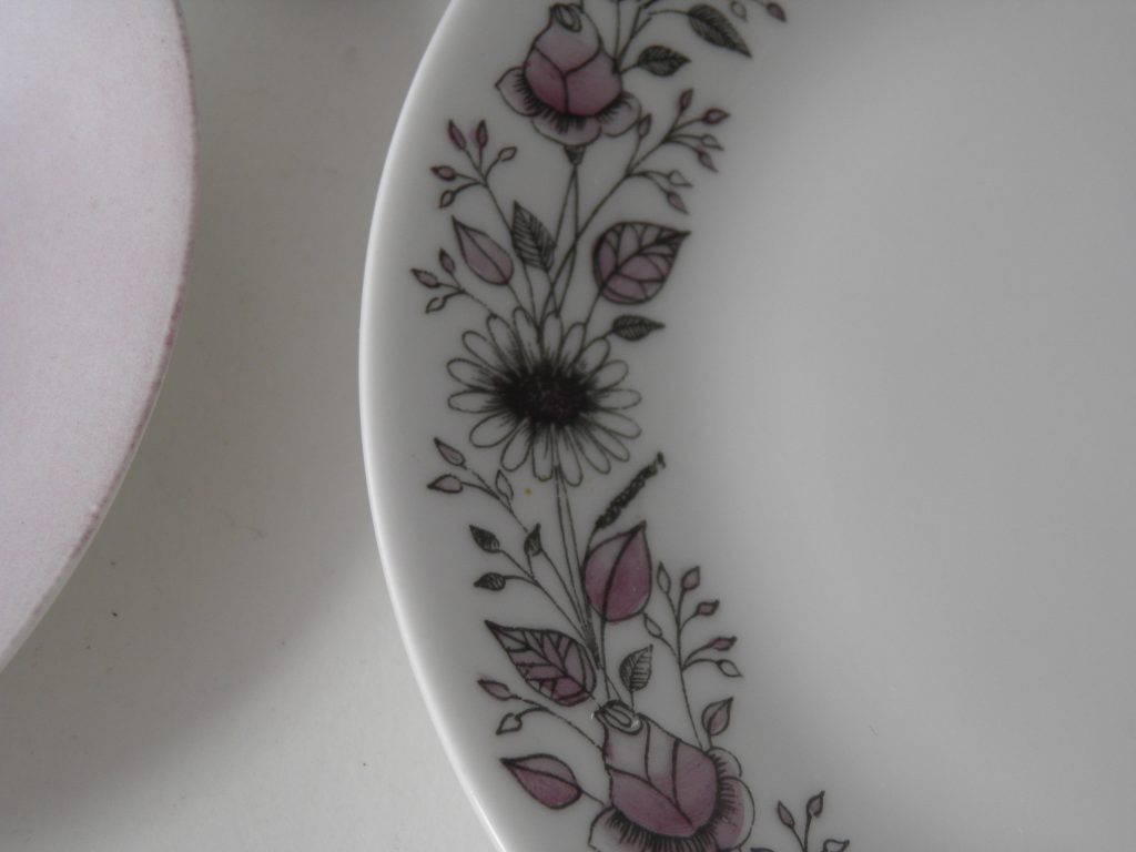 Tea kahvikuppi ja 2 lautasta Esteri Tomula - Image 4