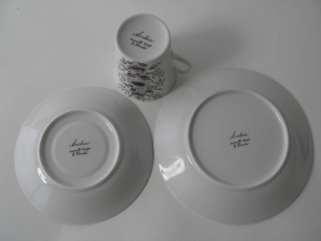 Tea kahvikuppi ja 2 lautasta Esteri Tomula - Image 5
