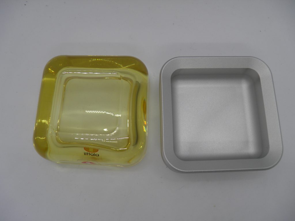 Vitriini 60x60 keltainen-alumiini Iittala Retronomi verkkokauppa