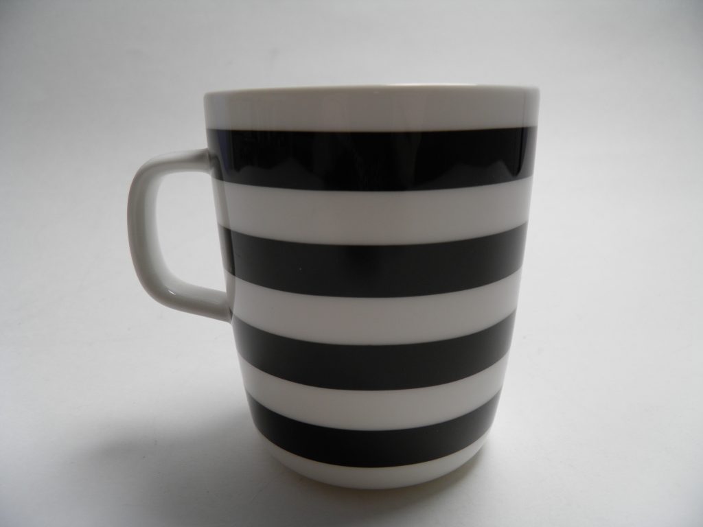 Tasaraita -muki musta-valkoinen Marimekko MYYTY - Image 2