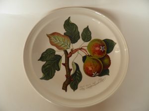 Pomona Portmeirion matala ruokalautanen Päärynä Retronomi verkkokauppa