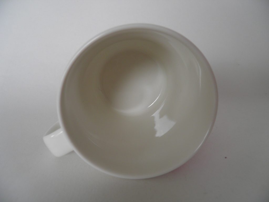 Puketti muki valkoinen punaiset kukat Marimekko - Image 3