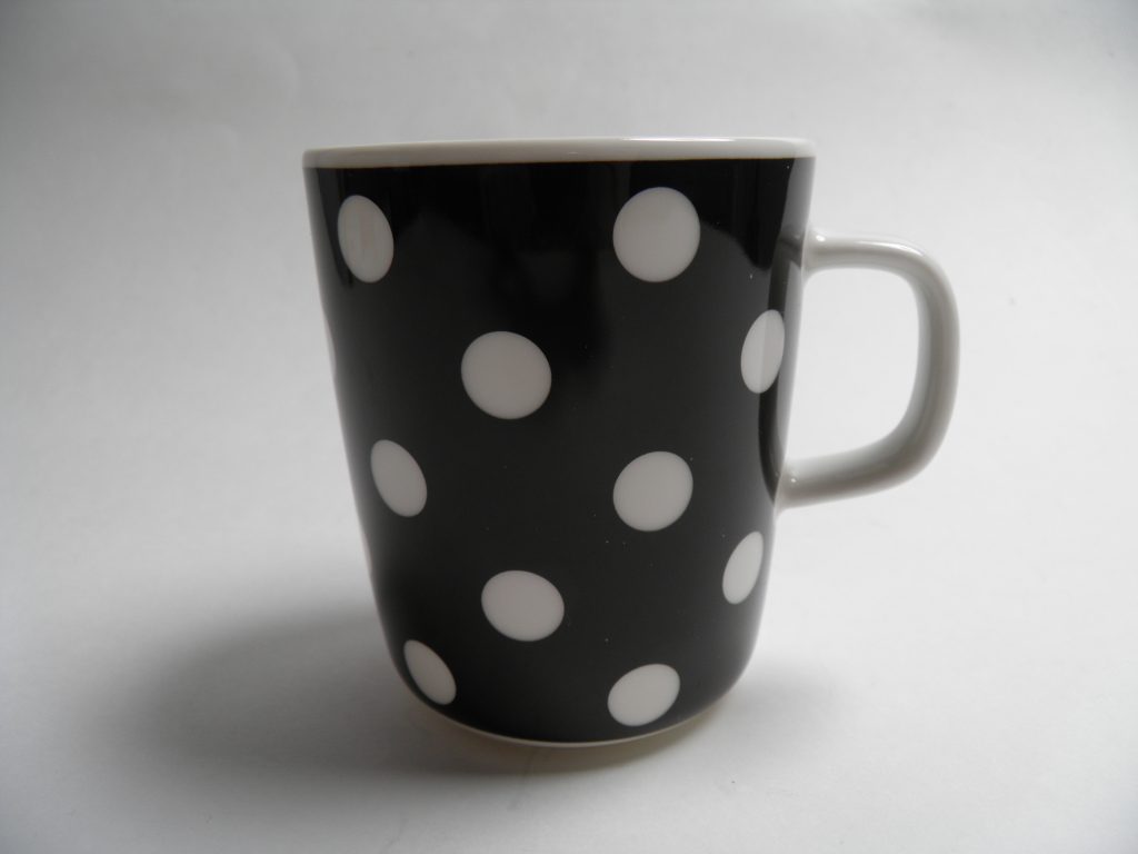 Pallo muki musta Marimekko MYYTY
