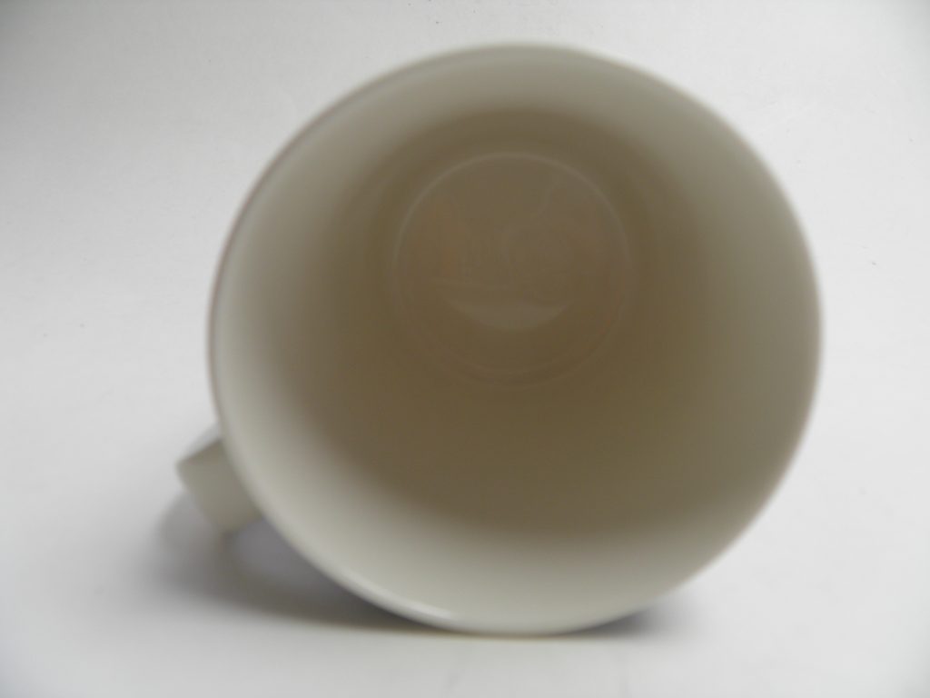 Puketti muki tummansininen valkoiset kukat Marimekko - Image 4
