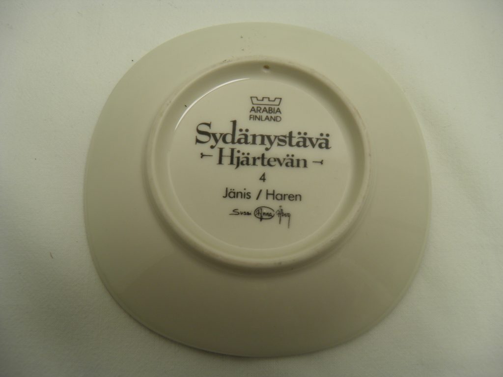 Sydänystävä seinälautanen no 4 Jänis - Image 2
