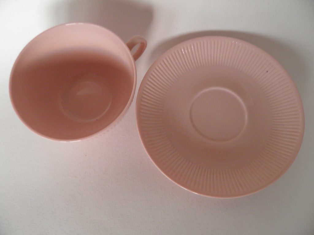Sointu teekuppi ja aluslautanen rosa Arabia - Image 2