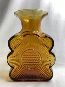 Amuletti ruskea Tamara Aladin MYYTY Retronomi verkkokauppa