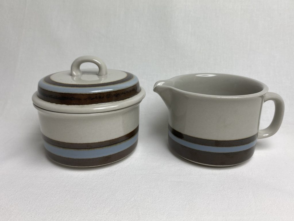 Suvanto cream and sugar bowl Arabia