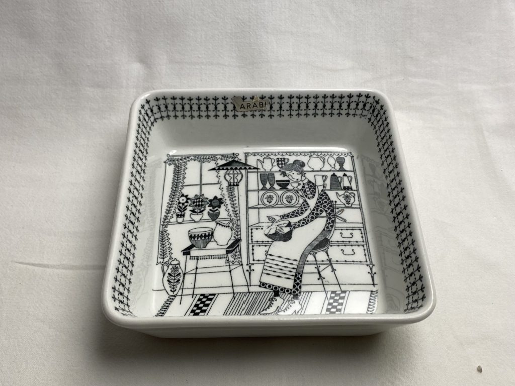 Emilia Square Bowl Arabia SOLD OUT