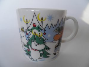 Muumi-muki Kuusen alla Retronomi verkkokauppa