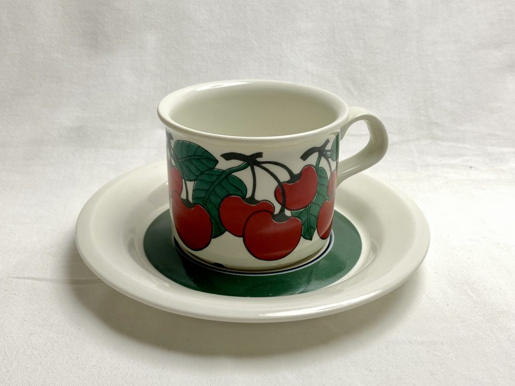 Cherry coffee cup Arabia