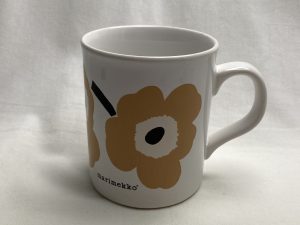 Unikko muki beige Retronomi verkkokauppa