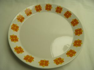 Annukka matala ruokalautanen Retronomi verkkokauppa