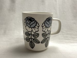 Vihkiruusu vaaleansininen muki Marimekko Retronomi verkkokauppa