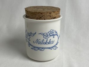Maustepurkki Neilikka Arabia Retronomi verkkokauppa